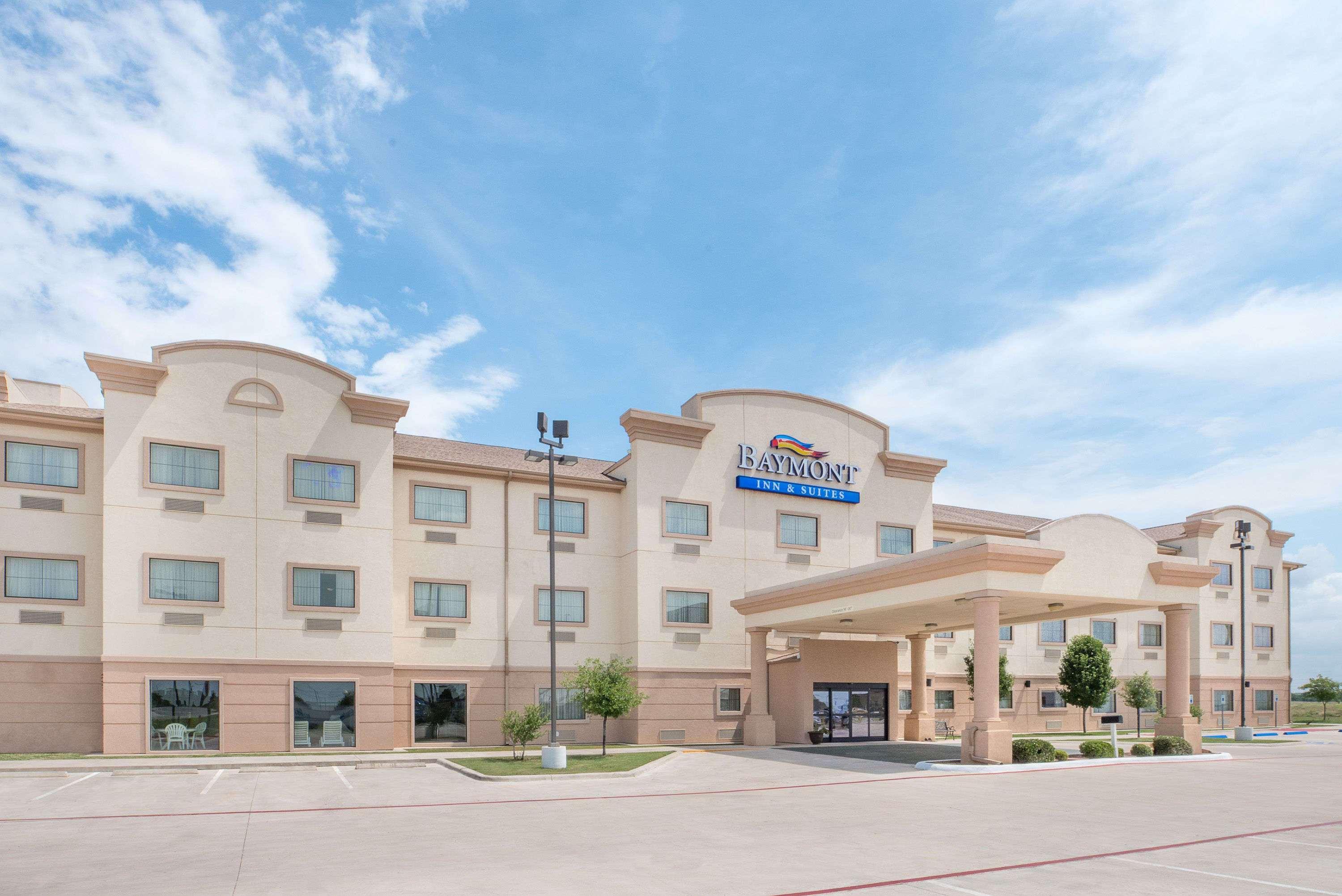 Hotel Baymont By Wyndham Snyder Exteriér fotografie